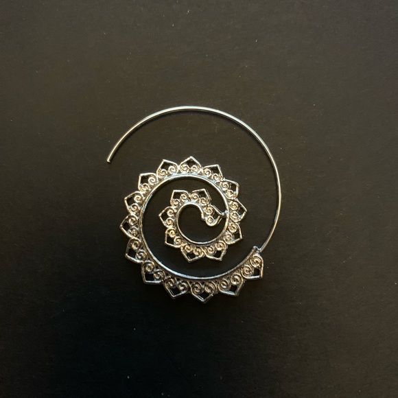 Boho circle earrings - Picture 3 of 3
